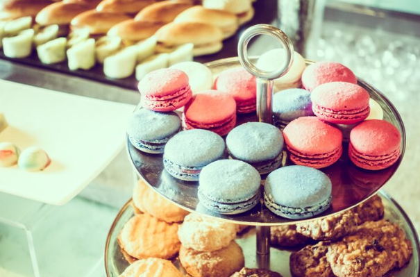 Pastry Shop Las Vegas with Mini Dessert Assortments